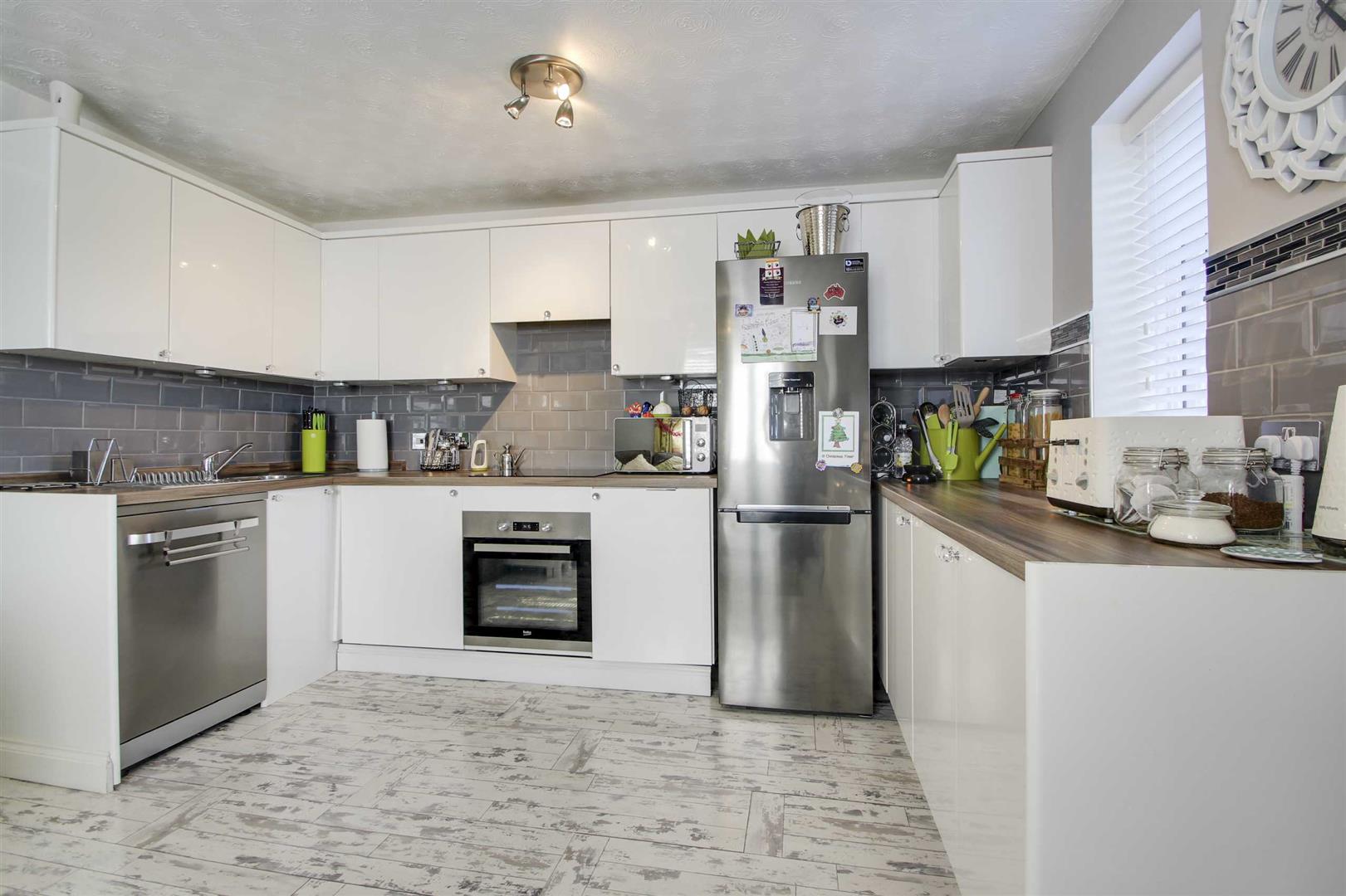 1 bed property in Tenterden Crescent, Milton Keynes